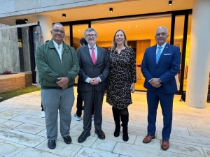 ENCUENTRO DEL DIRECTOR EJECUTIVO CON EL EMBAJADOR DE COLOMBIA PARA CONOCER LA RAZA BLANCO AZUL BELGA