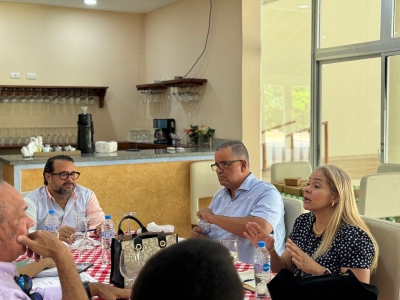 Reunión con los Directivos de la Asociación de Ganaderos de Nisibón (AGANI)