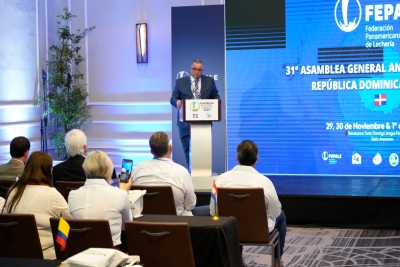 El Director Ejecutivo del Conaleche, Miguel Laureano, y el Director del PROMEGAN, Martín Canals, presentan ante la FEPALE 2023