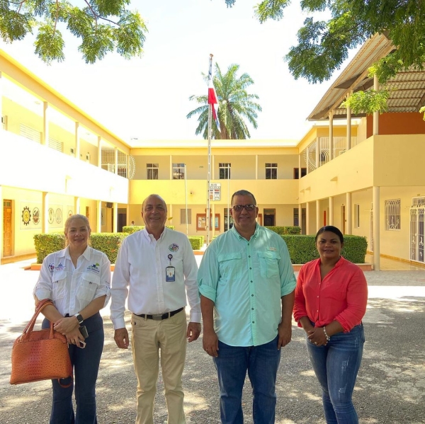 Visita el Instituto Tecnológico San Ignacio de Loyola (ITSIL), en la provincia Dajabón