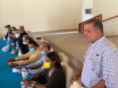 Líderes Del Sector Agropecuario Se Reúnen Con Ganaderos De La Zona Este Del País