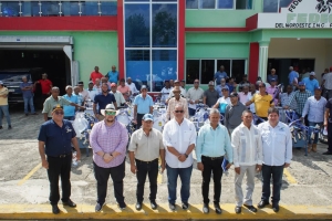 CONALECHE a través de PROMEGAN entregó 100 maquinas ordeñadoras a productores lácteos de la región Norte