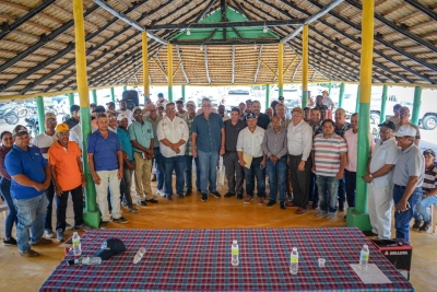 ENTREGA DE HERRAMIENTAS GANADERAS EN LA LINEA NOROESTE