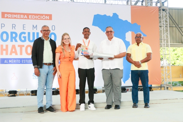 PARTICIPACIÓN DE NUESTRO DIRECTOR EJECUTIVO, MIGUEL LAUREANO, EN EL PREMIO ORGULLO HATO MAYOR AL MÉRITO ESTUDIANTIL Y MAGISTERIAL